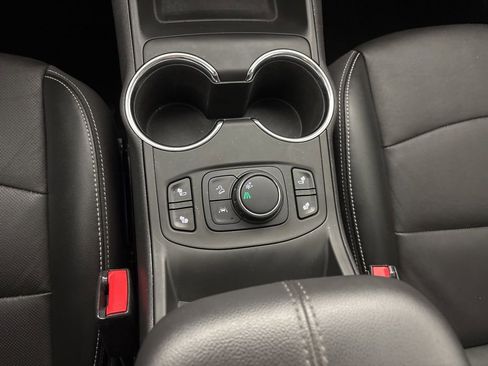Used 2023 GMC Terrain SLT w/ Elevation Edition FWD image 32