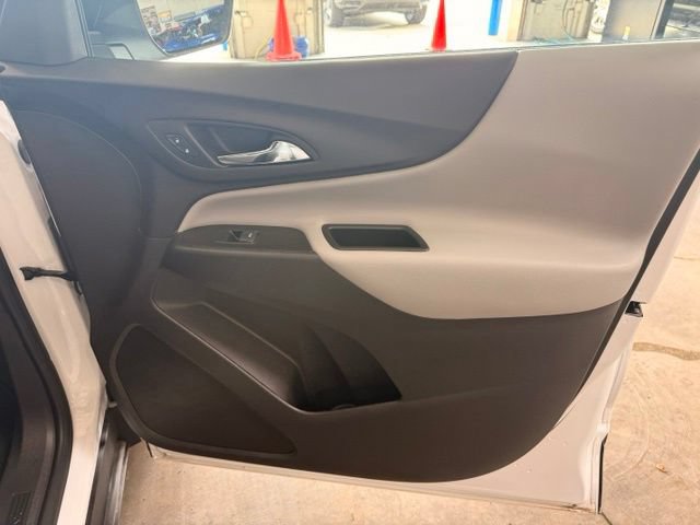 Used 2024 Chevrolet Equinox LS FWD image 24