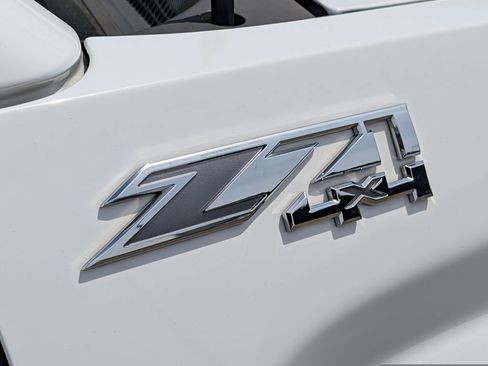 Used 2018 GMC Sierra 1500 SLT AWD/4WD image 16