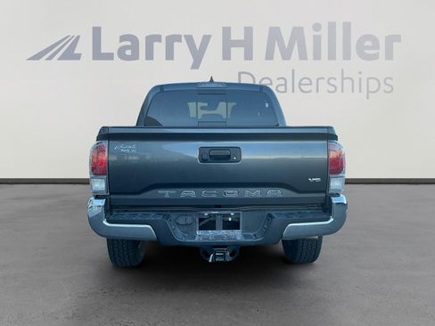 Certified 2022 Toyota Tacoma TRD Off-Road image 4