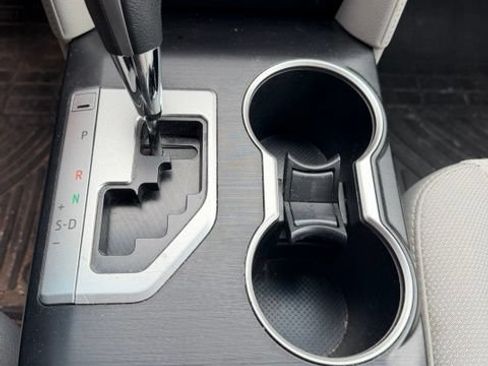 Used 2012 Toyota Camry LE FWD image 22