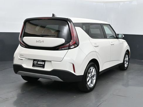 Used 2023 Kia Soul LX w/ LX Technology Package image 7