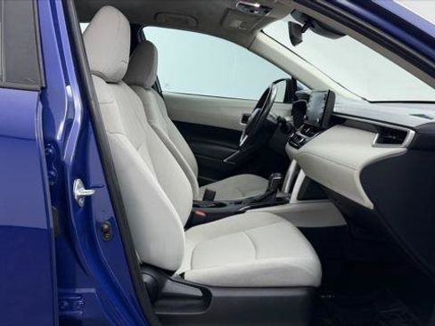 Used 2022 Toyota Corolla Cross LE FWD image 19