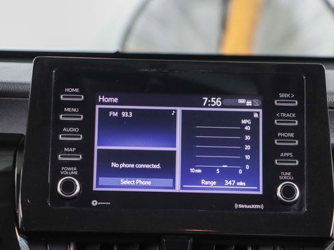 Used 2024 Toyota Camry SE image 19