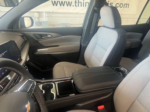 New 2025 Chevrolet Traverse LT w/ LPO, Floor Liner Package image 19