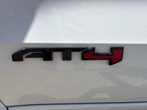 Used 2024 GMC Canyon AT4 w/ Technology Package AWD/4WD image 12