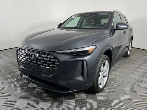 Used 2025 Audi Q5 Premium Plus w/ Premium Plus AWD/4WD image 2