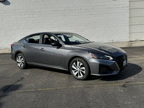 Used 2025 Nissan Altima 2.5 S image 6