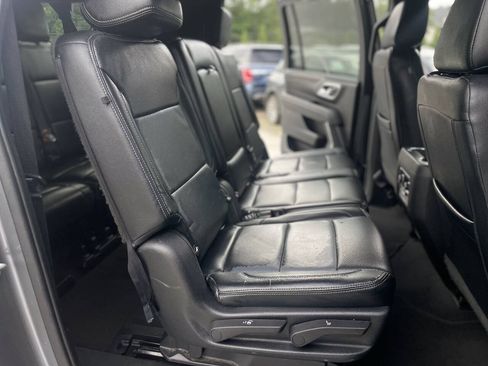 Used 2021 Chevrolet Suburban LS AWD/4WD image 24