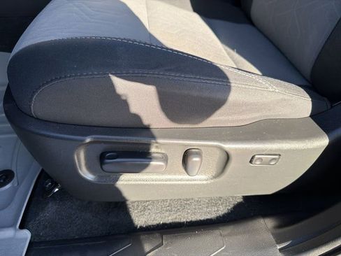 Used 2021 Toyota Tacoma TRD Off-Road image 26