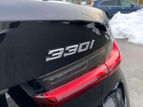 Used 2022 BMW 330i xDrive Sedan w/ Premium Package image 9