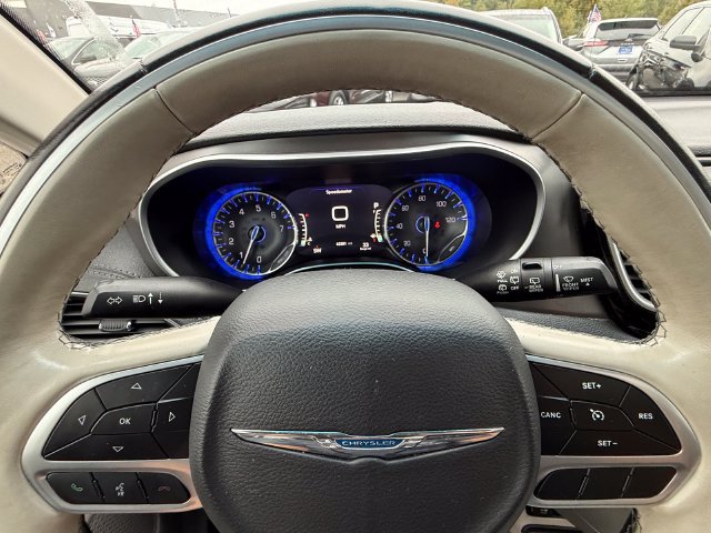 Used 2019 Chrysler Pacifica Limited FWD image 23