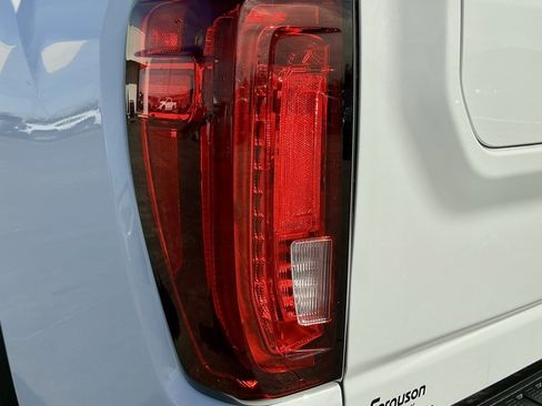 Used 2022 GMC Sierra 2500 AT4 w/ AT4 Premium Plus Package image 14