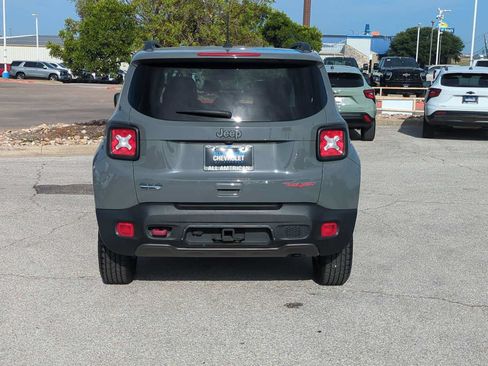 Used 2022 Jeep Renegade Trailhawk AWD/4WD image 7