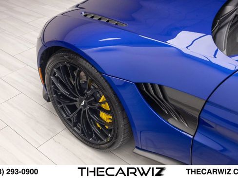 Used 2023 Aston Martin V8 Vantage Coupe RWD image 14