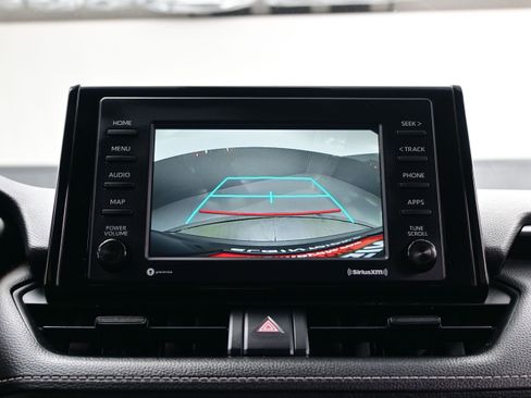 Used 2021 Toyota RAV4 XLE AWD/4WD image 18