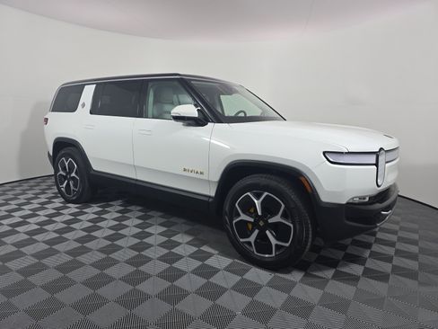 Used 2024 Rivian R1S Adventure AWD/4WD image 7