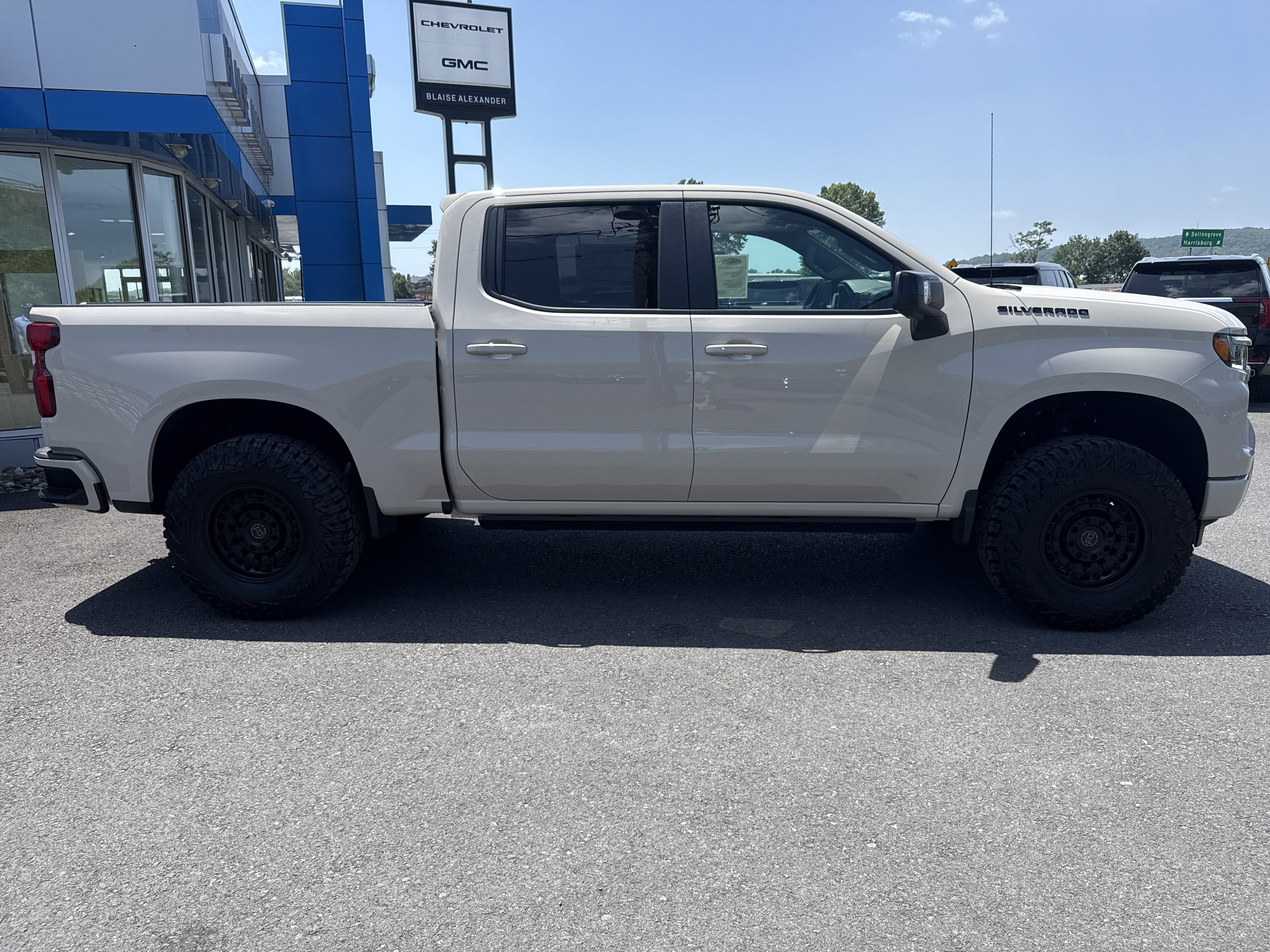 New 2026 Chevrolet Silverado 1500 RST w/ RST All Star Premium Package AWD/4WD image 2
