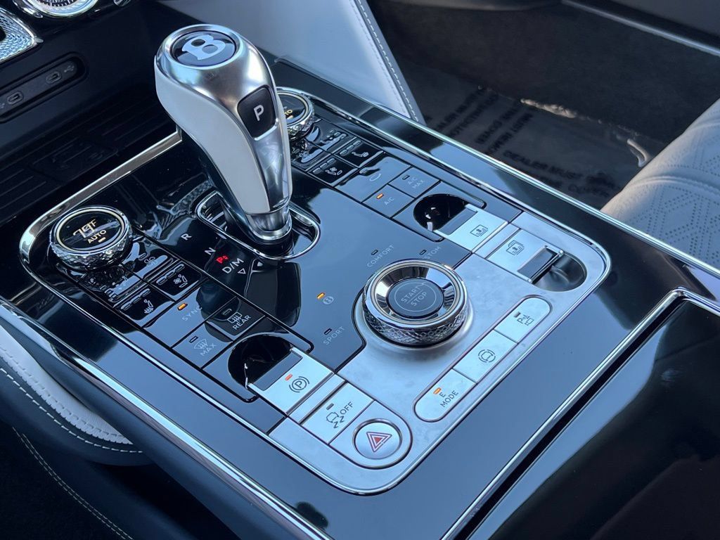 Certified 2025 Bentley Flying Spur Plug-In Hybrid w/ First Edition Specification AWD/4WD image 34