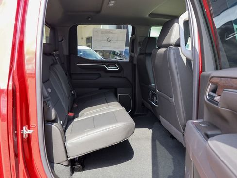 New 2026 GMC Sierra 1500 SLT w/ SLT Premium Plus Package image 30