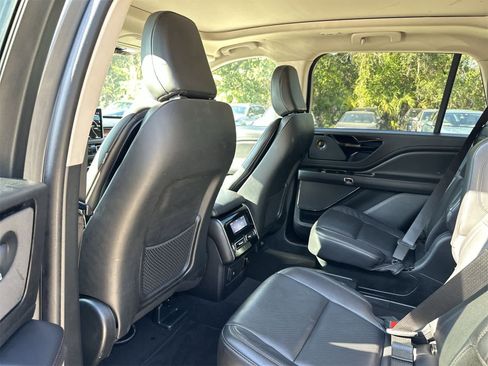 Used 2024 Lincoln Aviator Reserve image 12
