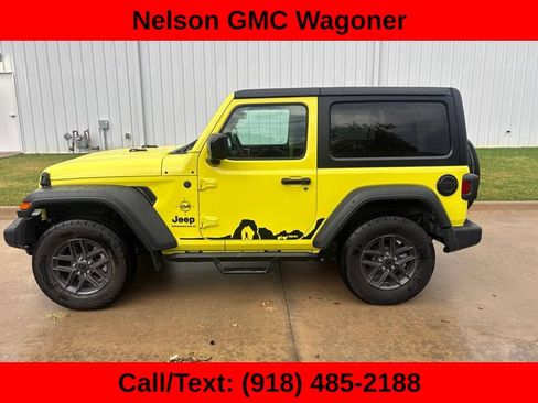 Used 2024 Jeep Wrangler Sport AWD/4WD image 5