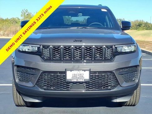 New 2025 Jeep Grand Cherokee Altitude image 25