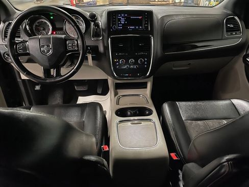 Used 2019 Dodge Grand Caravan SXT FWD image 8