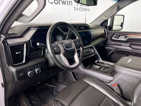 Used 2025 GMC Sierra 3500 Denali AWD/4WD image 3