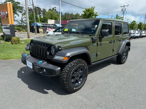 Used 2023 Jeep Wrangler Unlimited w/ Sun & Screen Package AWD/4WD image 6