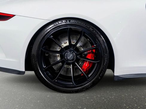 Used 2018 Porsche 911 GT3 w/ Sport Chrono Package RWD image 9