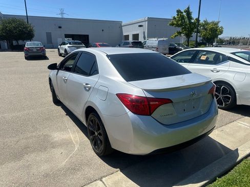 Used 2019 Toyota Corolla SE FWD image 4