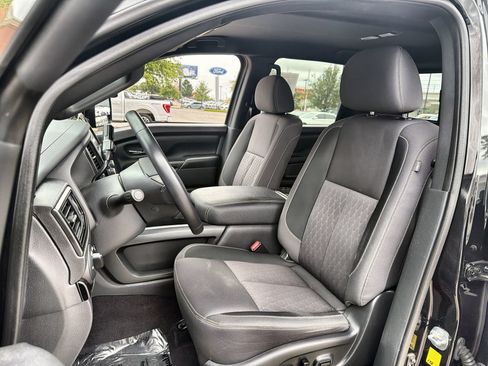Used 2023 Nissan Titan SV w/ SV Convenience Package AWD/4WD image 11