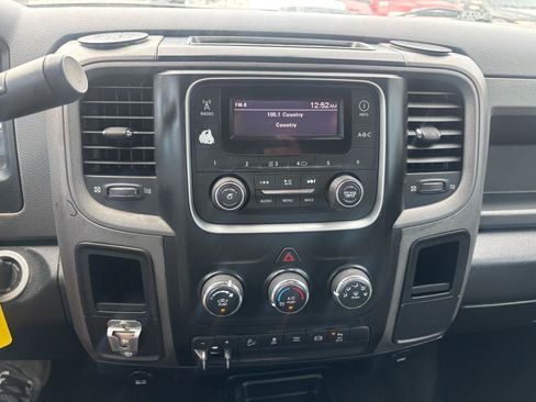 Used 2018 RAM 2500 Tradesman w/ Chrome Appearance Group AWD/4WD image 17