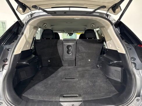 Used 2019 Nissan Rogue SV AWD/4WD image 11
