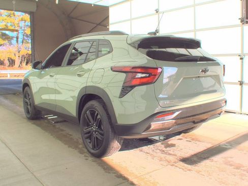 Used 2024 Chevrolet Trax ACTIV w/ Sunroof Package image 5