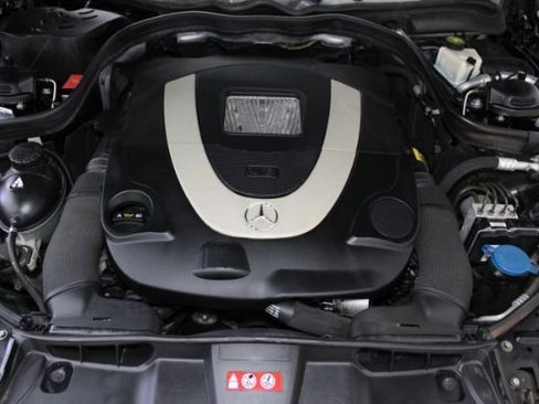Used 2010 Mercedes-Benz E 550 Sedan w/ Premium 1 Pkg image 30