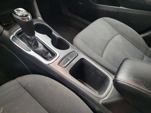 Used 2018 Chevrolet Cruze LT w/ Sun And Sound Package image 26