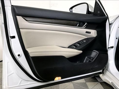 Used 2022 Honda Accord Touring image 23