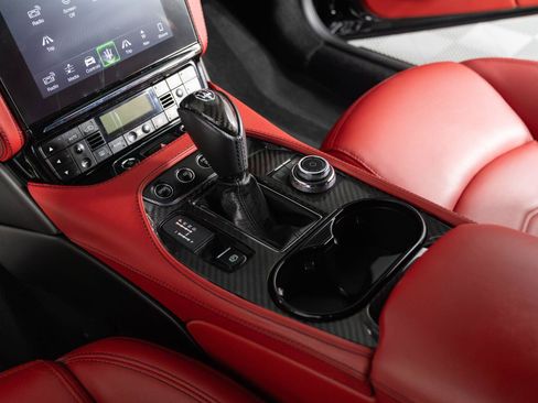 Used 2018 Maserati GranTurismo MC RWD image 38
