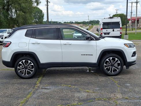 Used 2022 Jeep Compass Limited AWD/4WD image 26