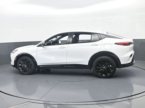 Used 2024 Buick Envista Sport Touring w/ Experience Buick Package image 3