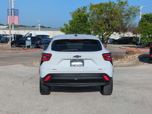 Used 2025 Chevrolet Trax RS w/ Driver Confidence Package FWD image 7