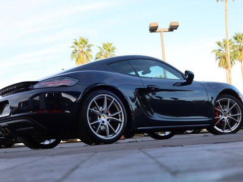 Used 2017 Porsche 718 Cayman S image 19