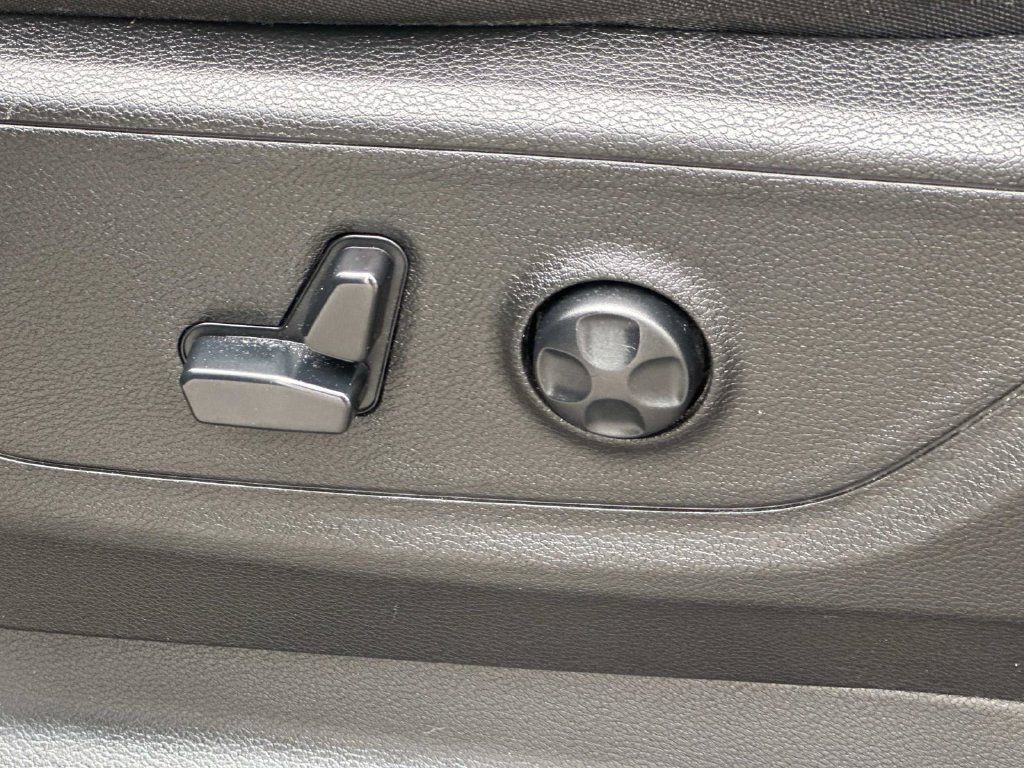 Used 2019 RAM 1500 Big Horn AWD/4WD image 17