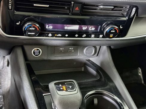 Used 2023 Nissan Rogue SV w/ SV Premium Package AWD/4WD image 7