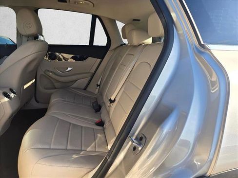 Used 2022 Mercedes-Benz GLC 300 image 16