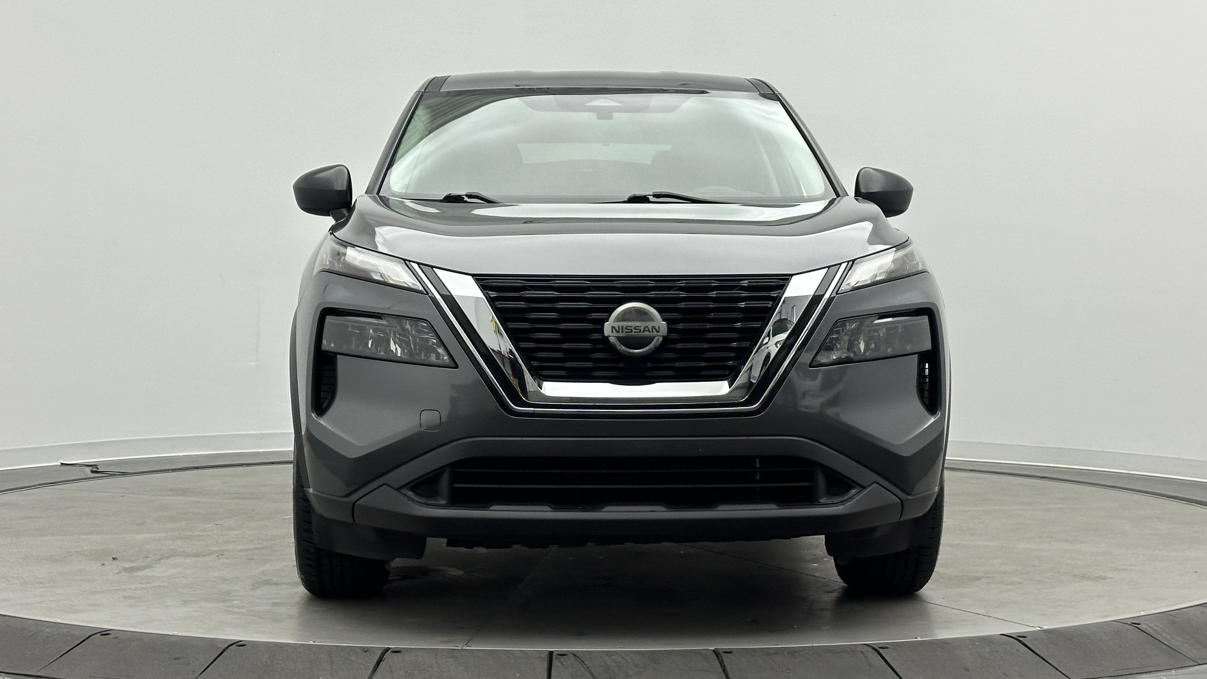 Used 2021 Nissan Rogue S FWD image 2