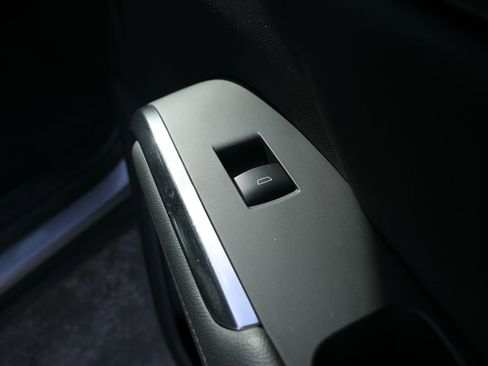 Used 2025 Chevrolet Traverse LT image 26