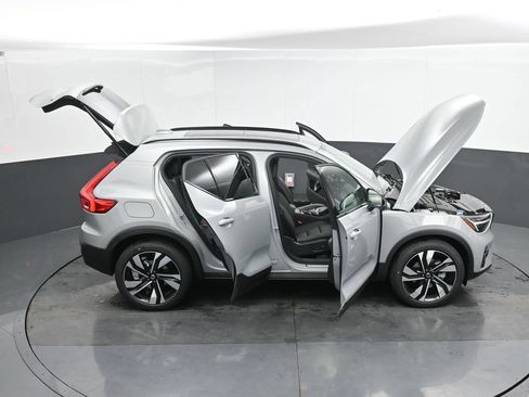 Used 2025 Volvo XC40 B5 Ultra w/ Climate Package AWD/4WD image 58